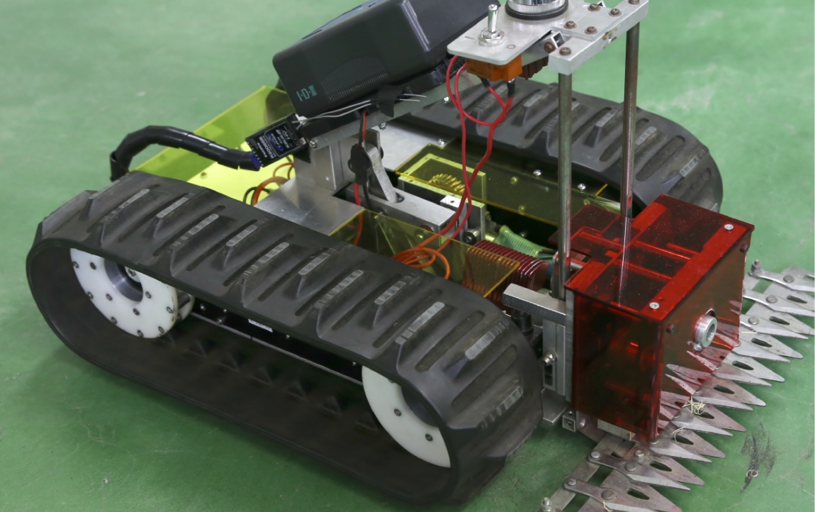 人々の負担を軽減するロボット開発